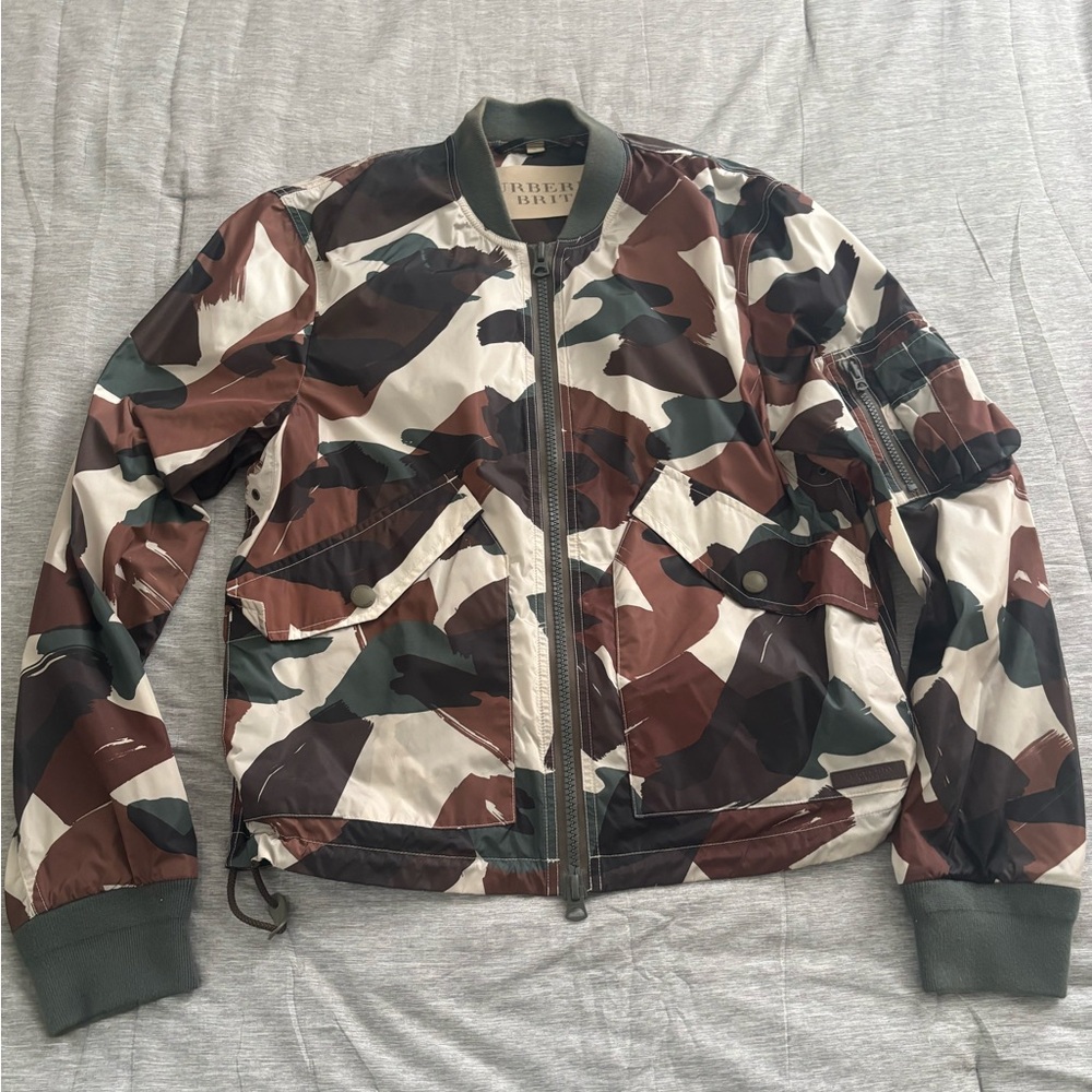 Men’s Burberry Camouflage Light Wind Breaker Jacket, Size M